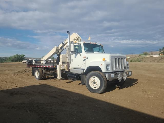 Image of International 2574 equipment image 3