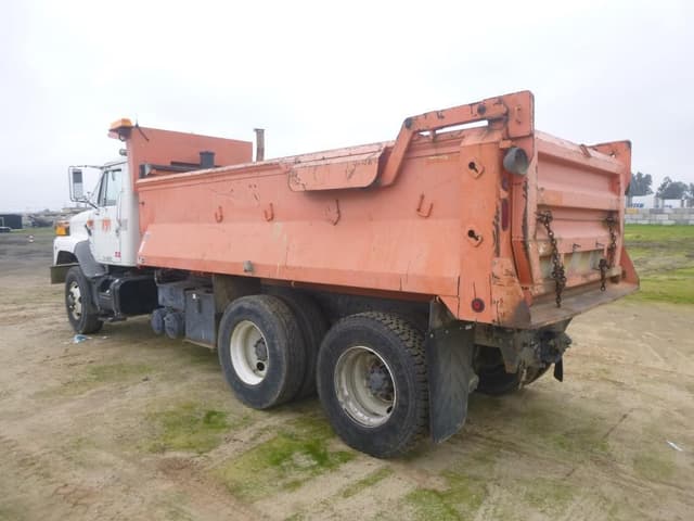 Image of International 2674 equipment image 3