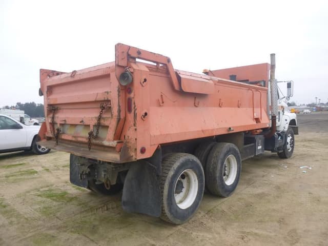 Image of International 2674 equipment image 2