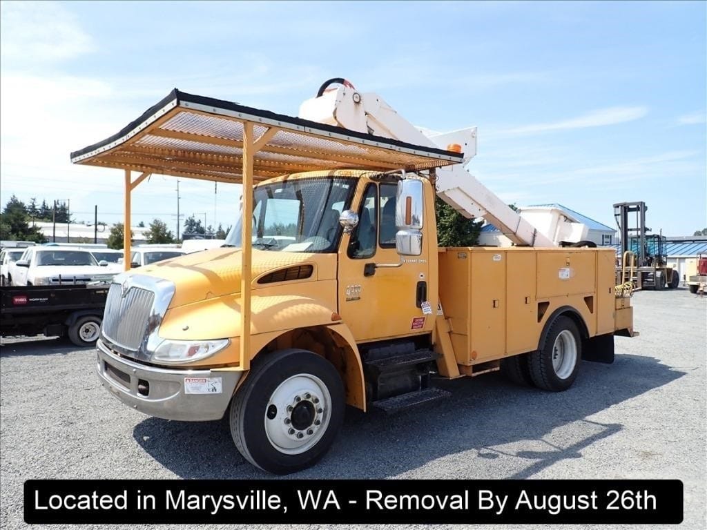 2002 International 4300 Equipment Image0