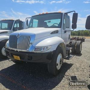 2002 International 4300 Image