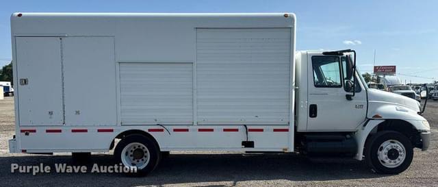 Image of International 4300 equipment image 3