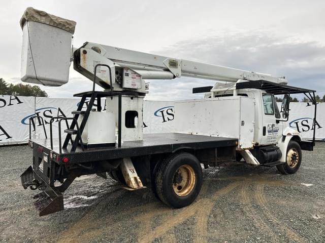 Image of International 4300 equipment image 4
