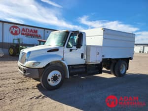 2002 International 4300 Image