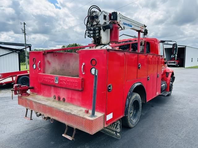 Image of International 4300 equipment image 2