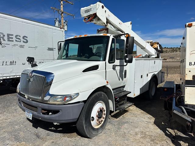 Image of International 4400 equipment image 2