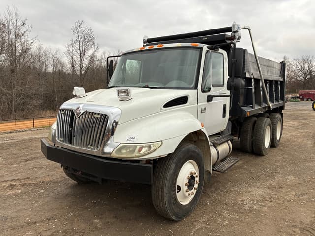 Image of International 4400 equipment image 1