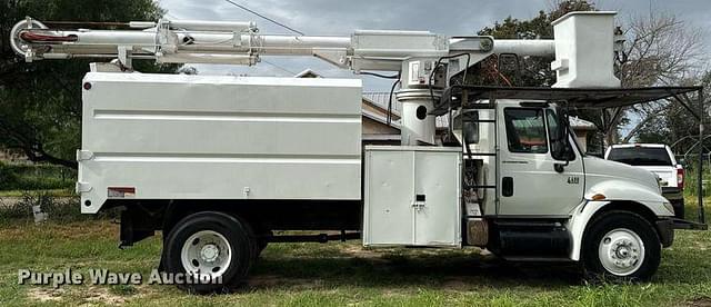 Image of International 4400 equipment image 3