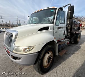 2002 International 4400 Image