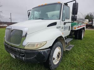 2002 International 4400 Image