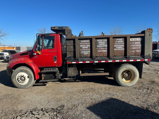 Image of International 4400 equipment image 1