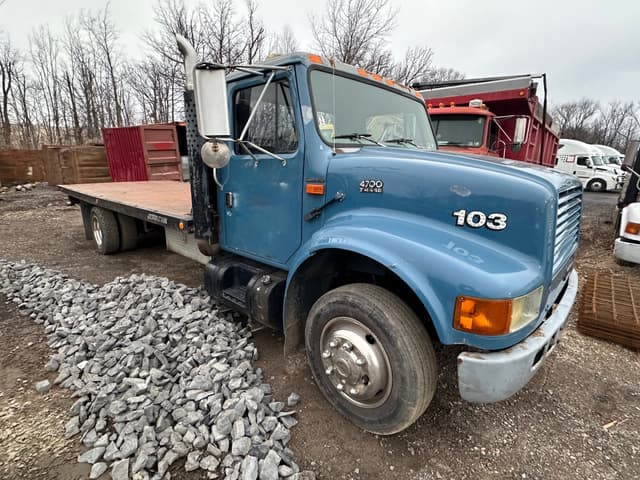 Image of International 4700 equipment image 4