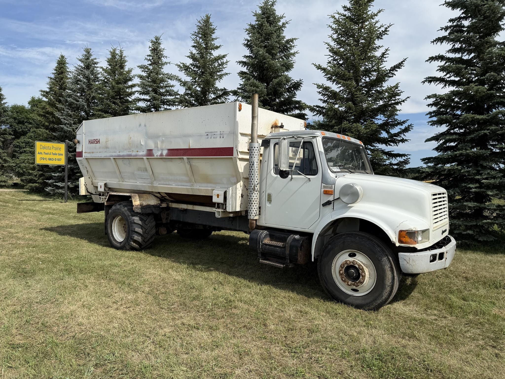 2002 International 4700 Equipment Image0