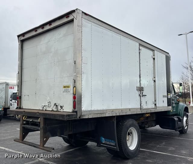 Image of International 4700 equipment image 4