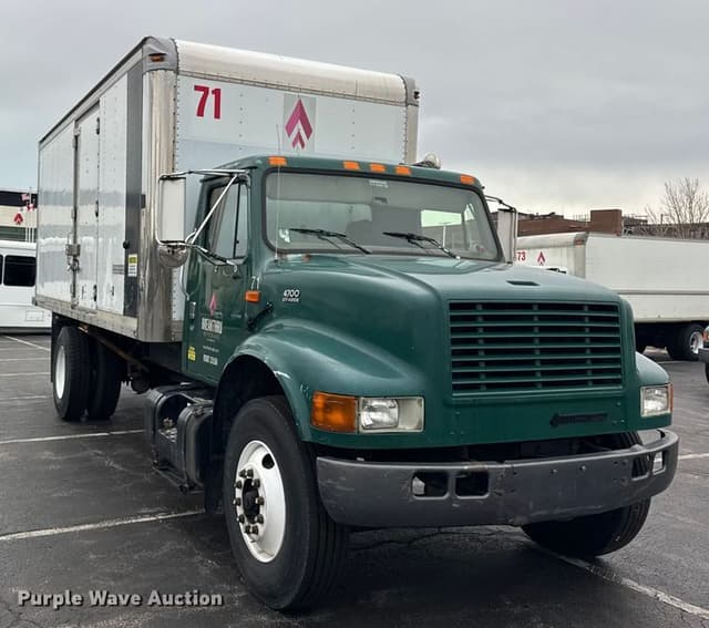 Image of International 4700 equipment image 2