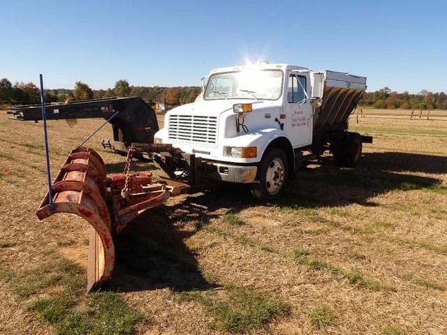 Image of International 4700 equipment image 3