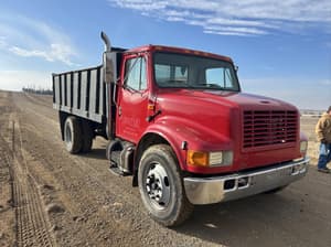 2002 International 4700 Image