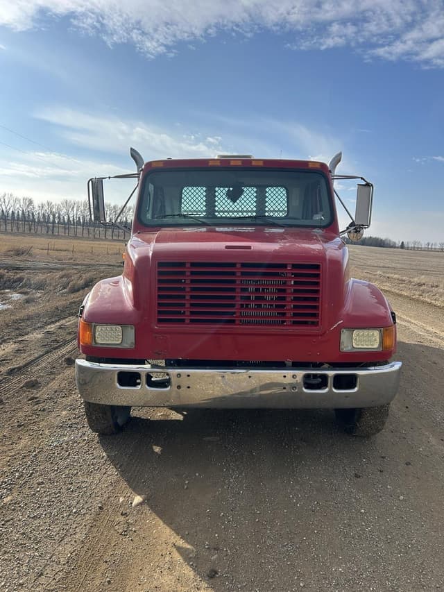 Image of International 4700 equipment image 2