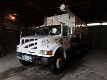 Main image International 4900