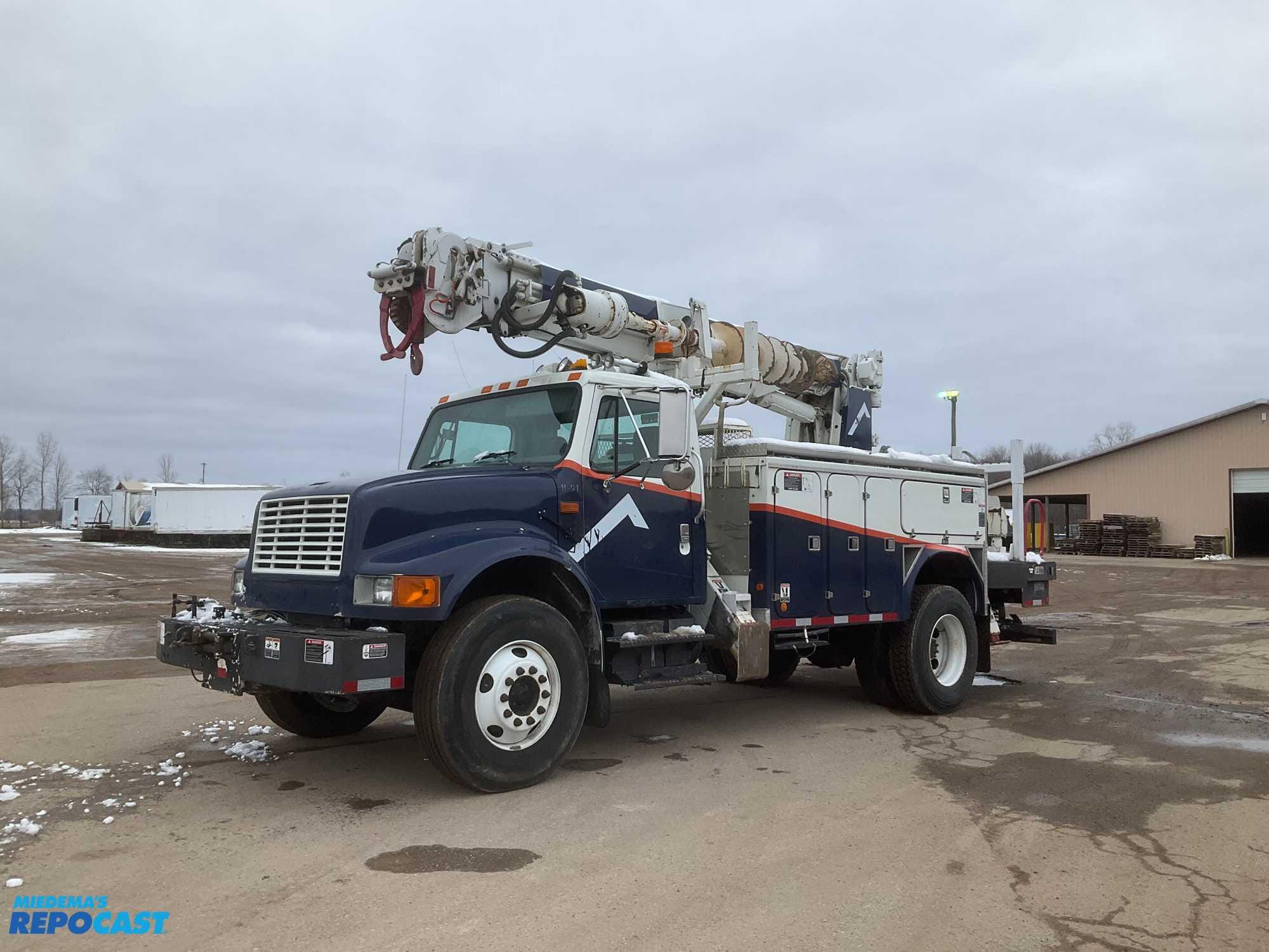 Main image International 4900