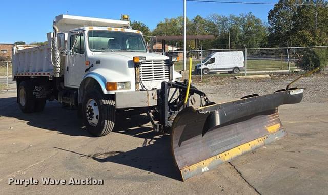 Image of International 4900 equipment image 2