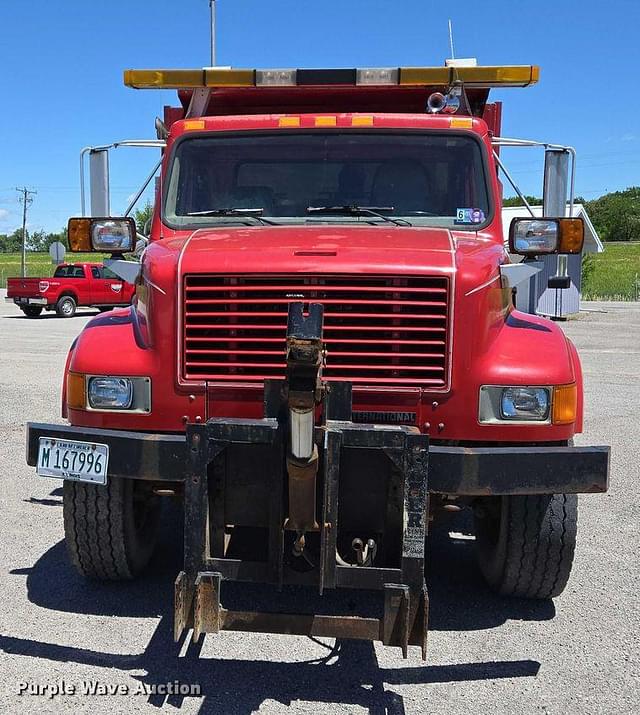 Image of International 4900 equipment image 1