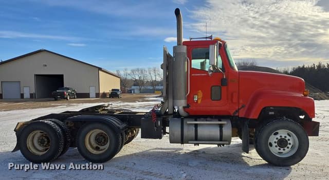 Image of International 5500i equipment image 3