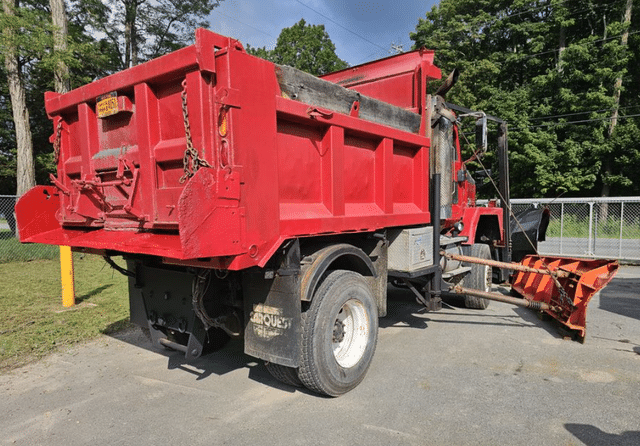 Image of International 5600I equipment image 4