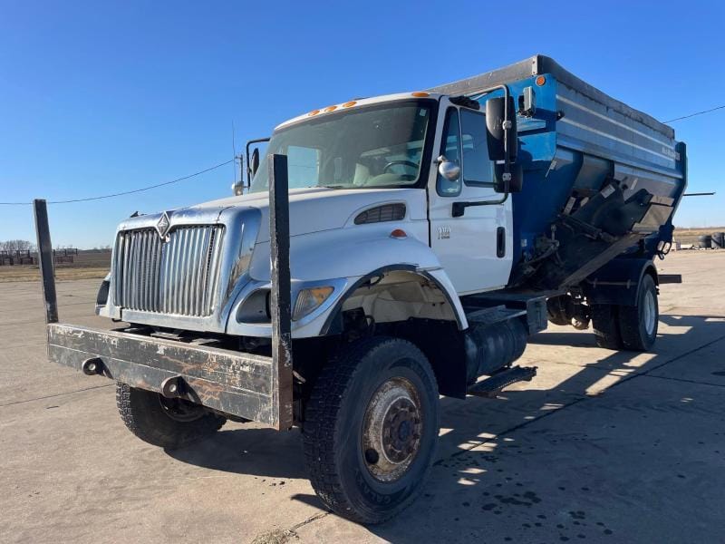 Main image International 7300