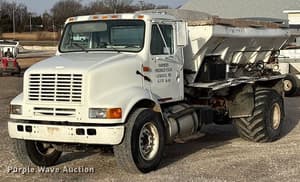 2002 International 8100 Image