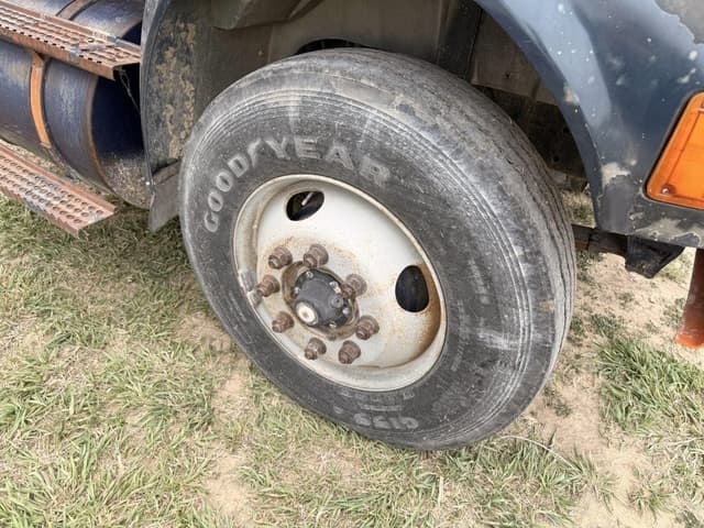 Image of International DT466 equipment image 3