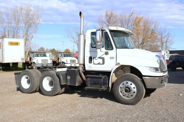 Image of International 8500 equipment image 2