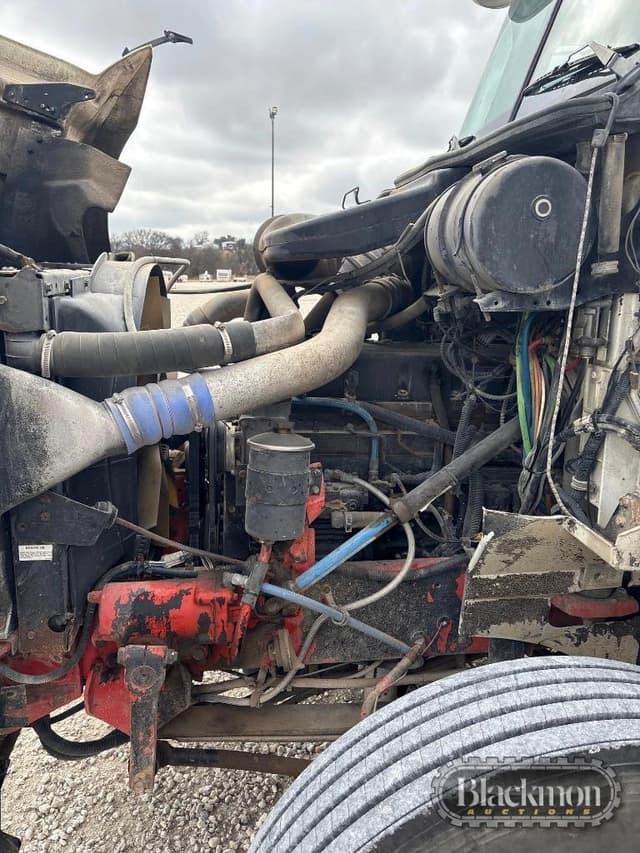 Image of International 9200i equipment image 4