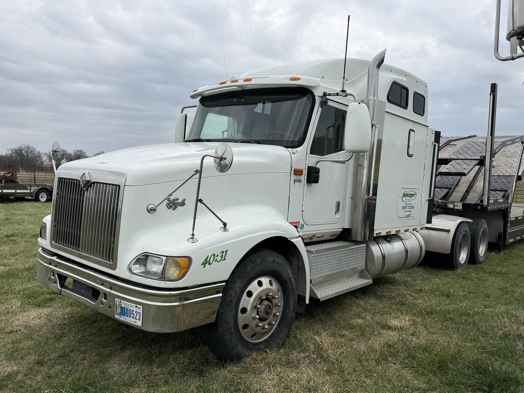 2002 International 9400 Equipment Image0