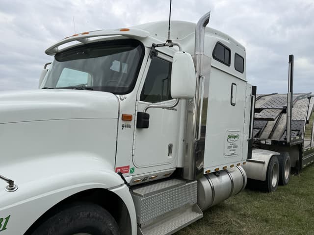 Image of International 9400 equipment image 2