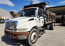 2002 International DuraStar 4400 Image