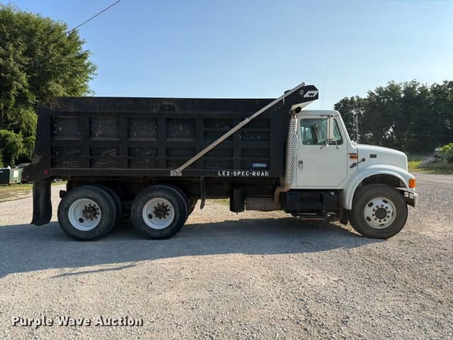 Image of International 4900 equipment image 3