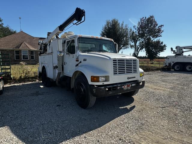 Image of International 4700 equipment image 2