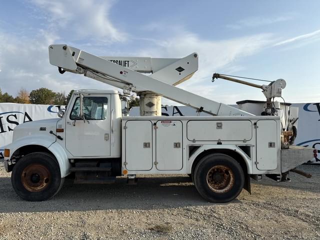 Image of International 4900 equipment image 1