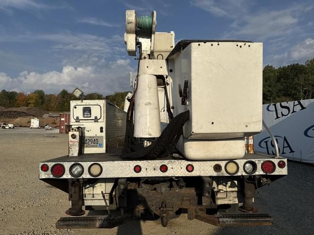 Image of International 4900 equipment image 3