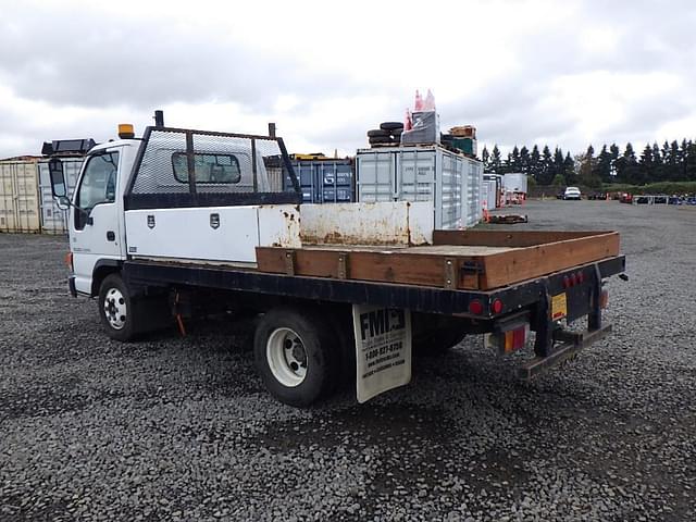 Image of Isuzu NPR equipment image 4