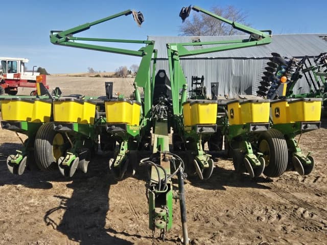 Image of John Deere 1760 equipment image 1