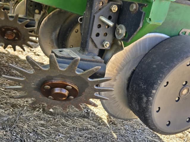 Image of John Deere 1760 equipment image 4