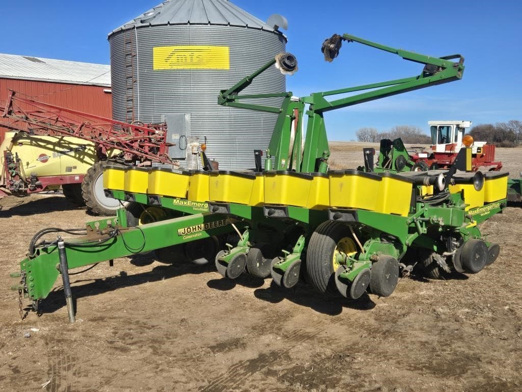 Image of John Deere 1760 Primary image