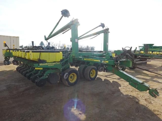 Image of John Deere 1780 equipment image 1