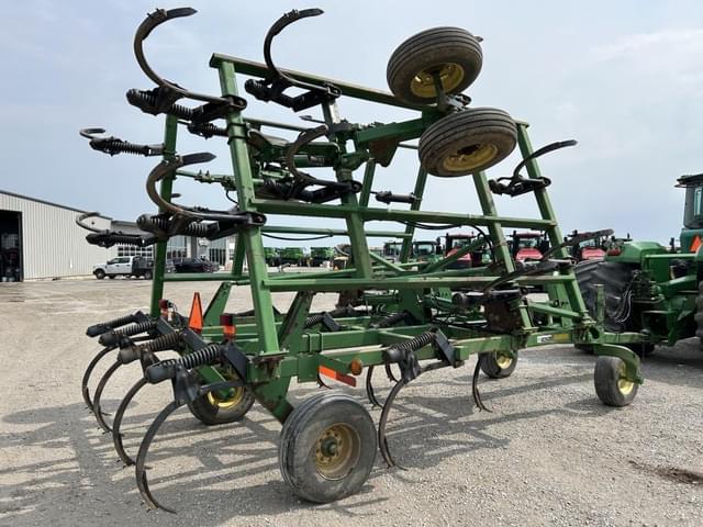 Image of John Deere 2400 equipment image 2