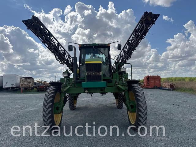 Image of John Deere 4710 equipment image 1
