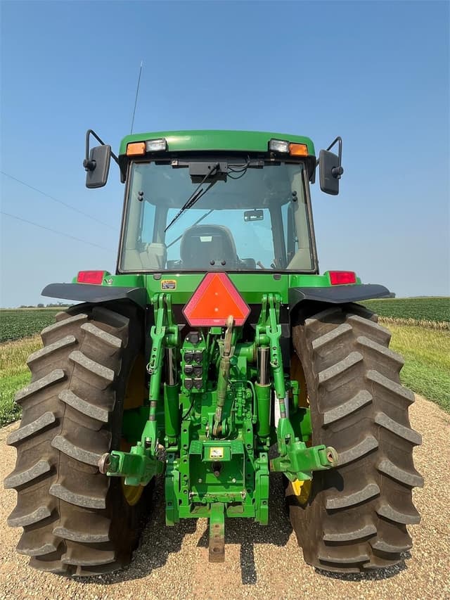 Image of John Deere 7410 equipment image 2