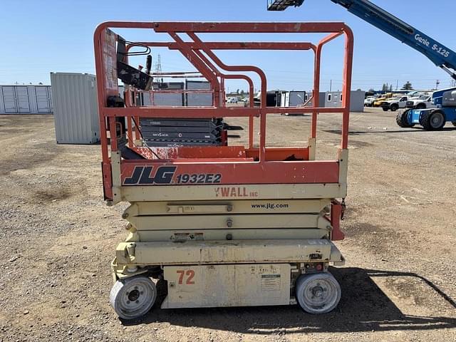Image of JLG 1932E2 equipment image 4