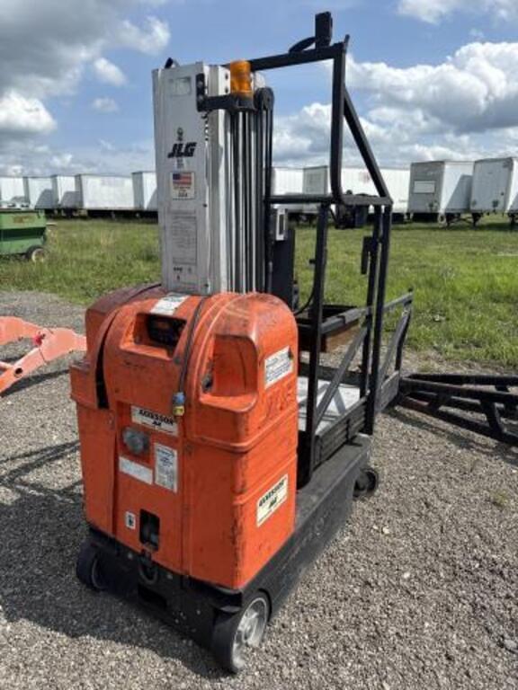 Image of JLG 20DVL equipment image 2
